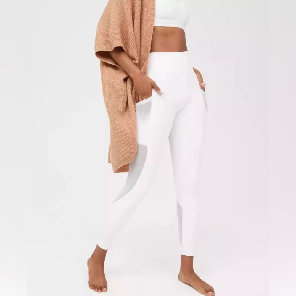 Offline by Aerie size M Goals 7/8 White Mesh Leggings High- waisted